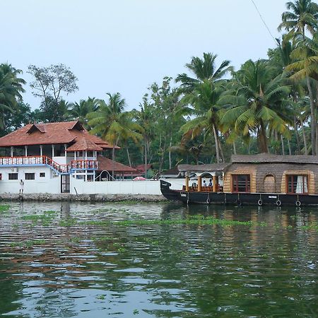 Chaandhni Lake View Hotel Alappuzha ภายนอก รูปภาพ