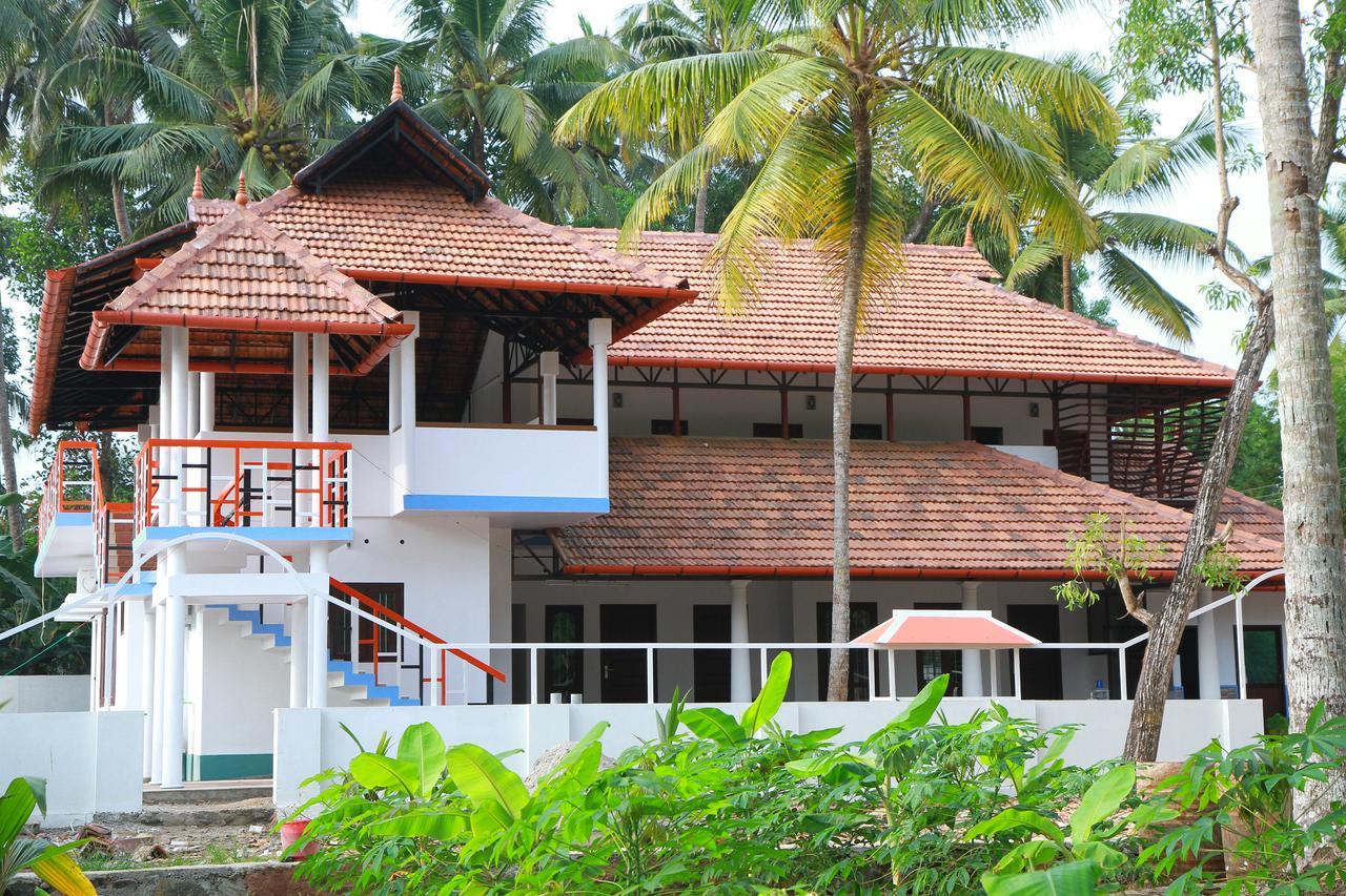 Chaandhni Lake View Hotel Alappuzha ภายนอก รูปภาพ